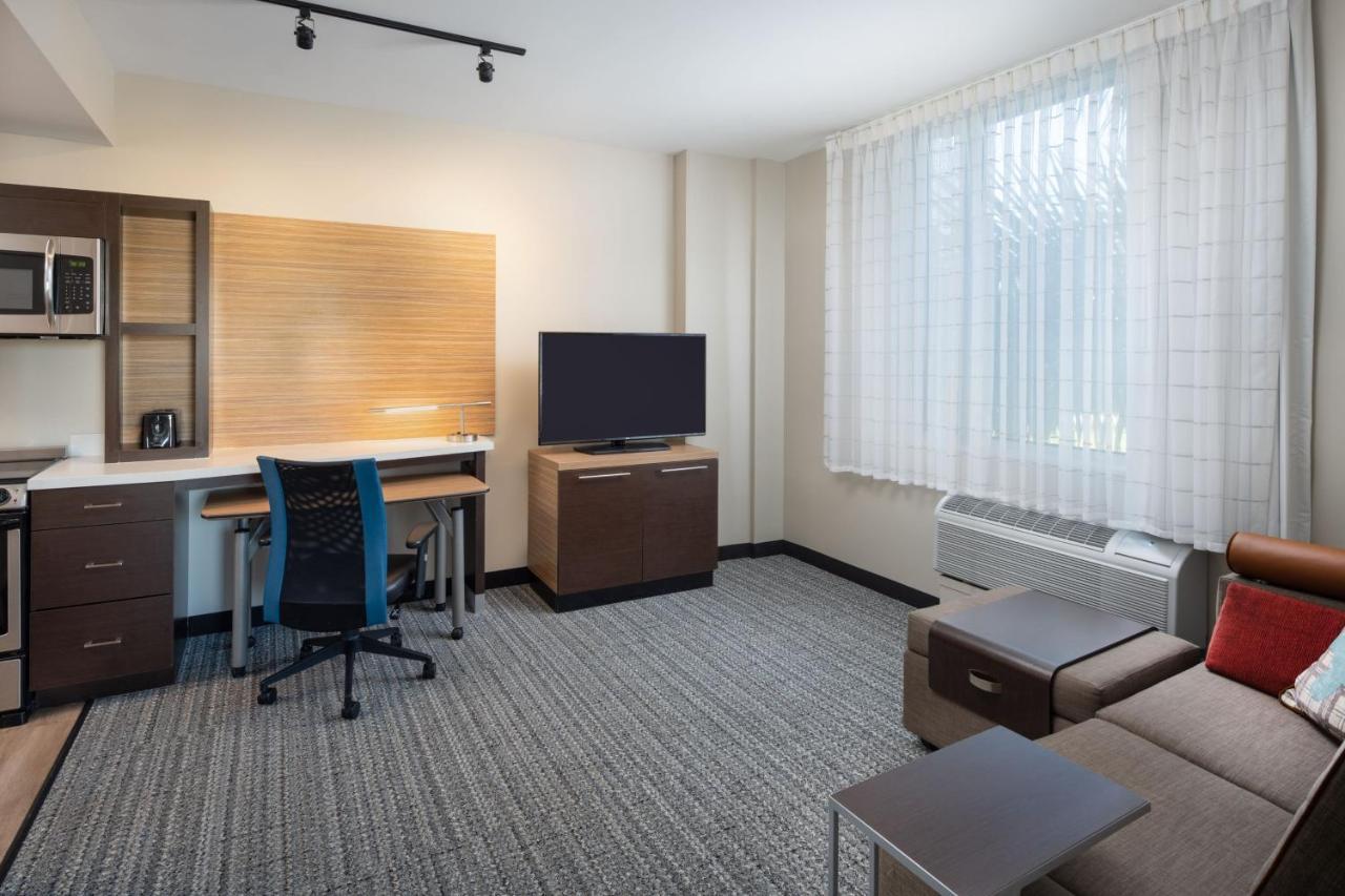 Towneplace Suites Miami Kendall West Exterior photo
