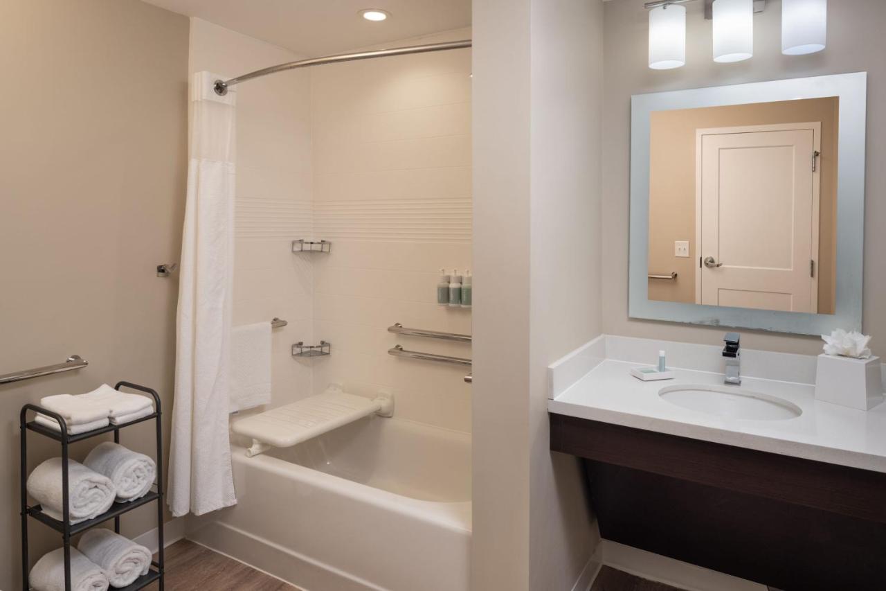 Towneplace Suites Miami Kendall West Exterior photo