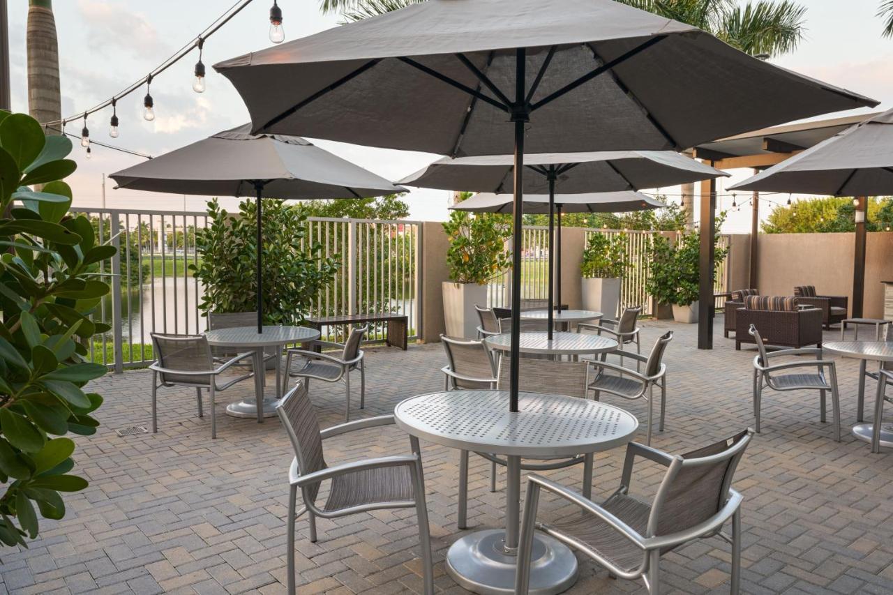 Towneplace Suites Miami Kendall West Exterior photo