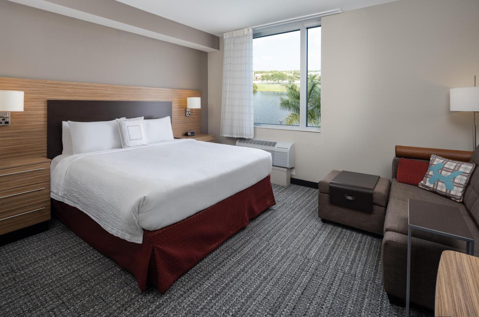 Towneplace Suites Miami Kendall West Exterior photo